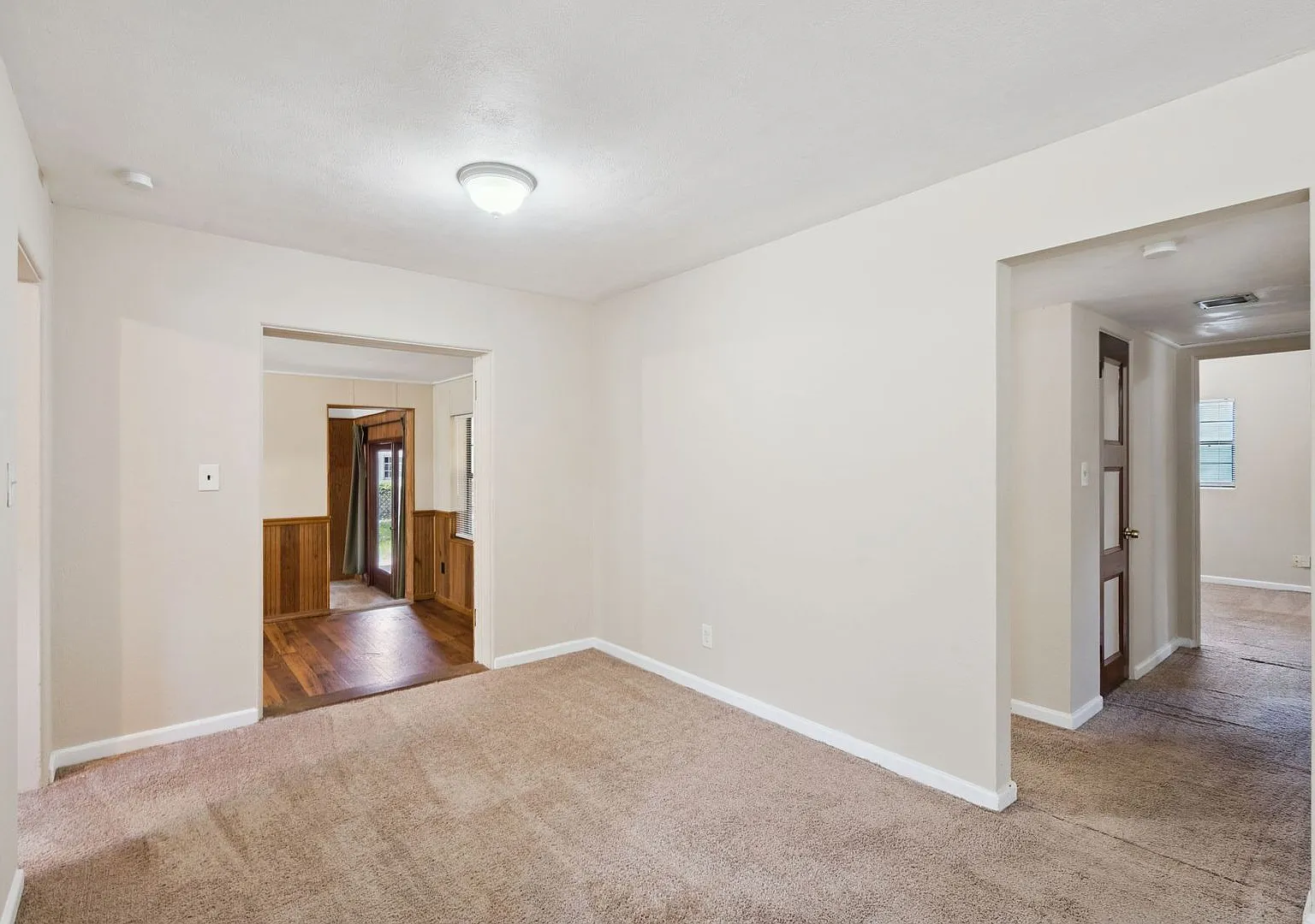 3 BR / 1.5 BA Home In Winter Park — Photo 4