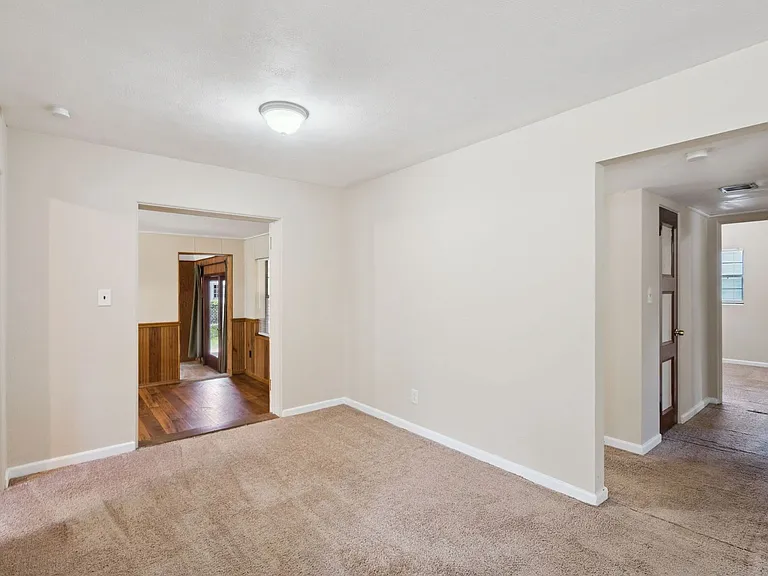 2028 Albert Lee Pkwy — Photo 4