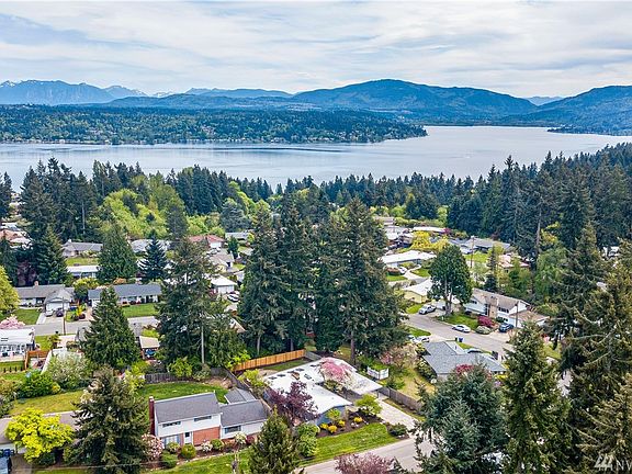 2nd image of 518 165th Ave NE