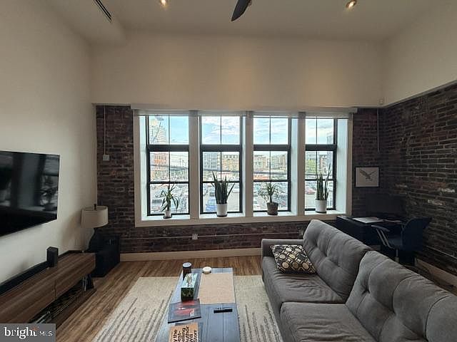 1st image of 620 N Front St #2F