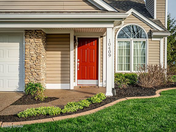 3rd image of 10409 Bay Pointe Cir