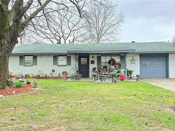 2nd image of 718 Morrison Pl