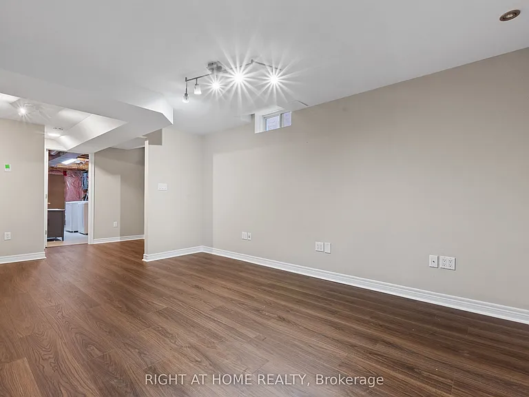 1811 Creek Way — Photo 25