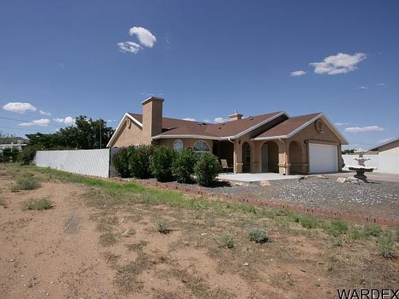 4th image of 4755 N College Cir