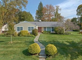 1 Paddock Rd, Rye Brook, NY 10573