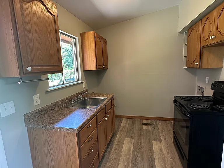 2612 Williams Ave — Photo 4