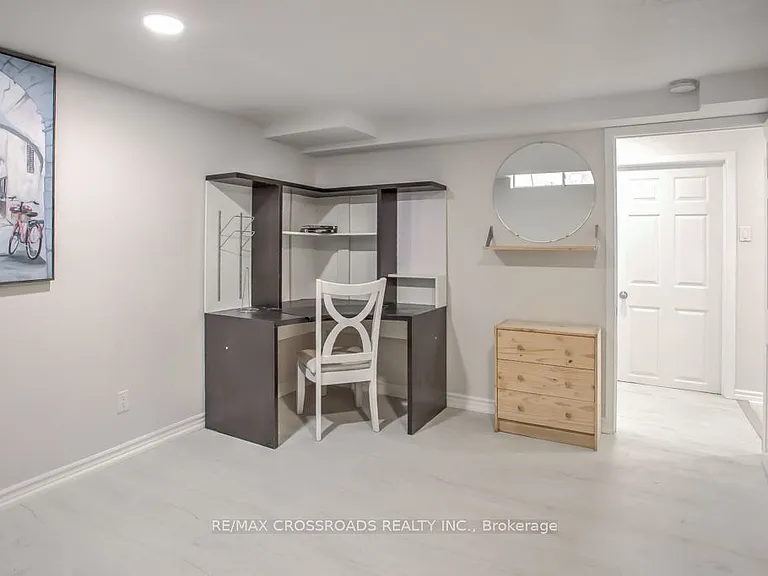 66 Bayhampton Cres — Photo 14