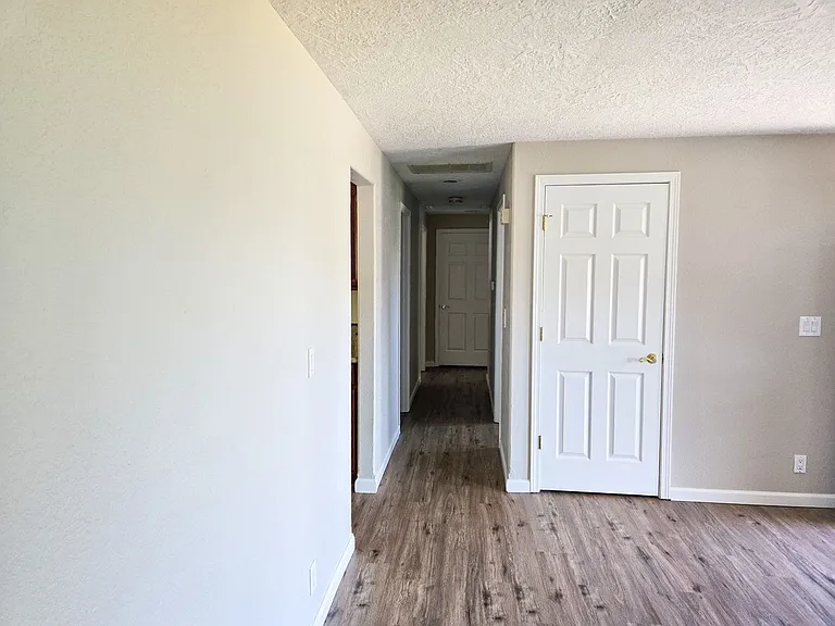 5245 Lone Oak Rd SE — Photo 10