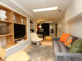 736 S 6th St, Philadelphia, PA 19147