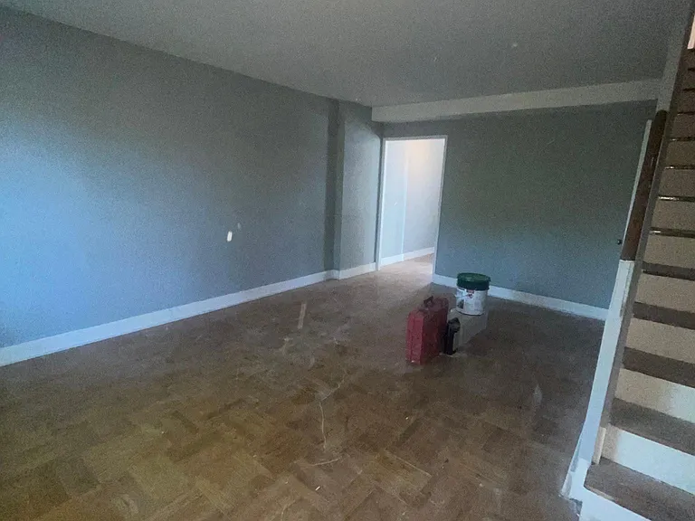 186th Ln — Photo 4