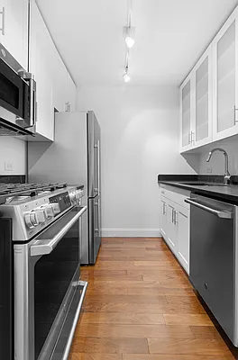 Rented by Mirador Real Estate | media 12