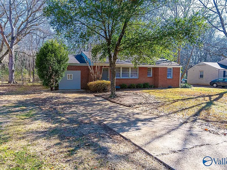 3606 Lakewood Rd NW — Photo 2