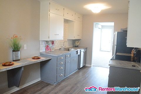 2nd image of 32 E Lake St APT 4