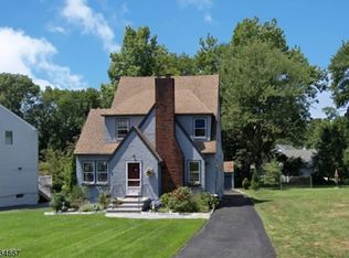 42 Wootton Rd, Essex Fells, NJ 07021