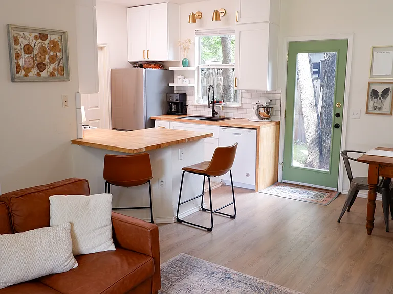 6204 Stiles Cv — Photo 11