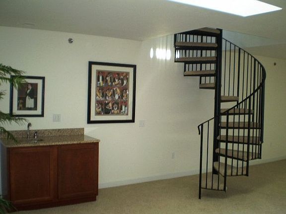 5th image of 540 W Lake St APT 9