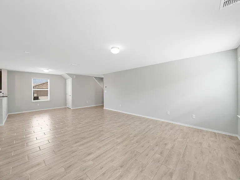 12042 Silver Lgt — Photo 16