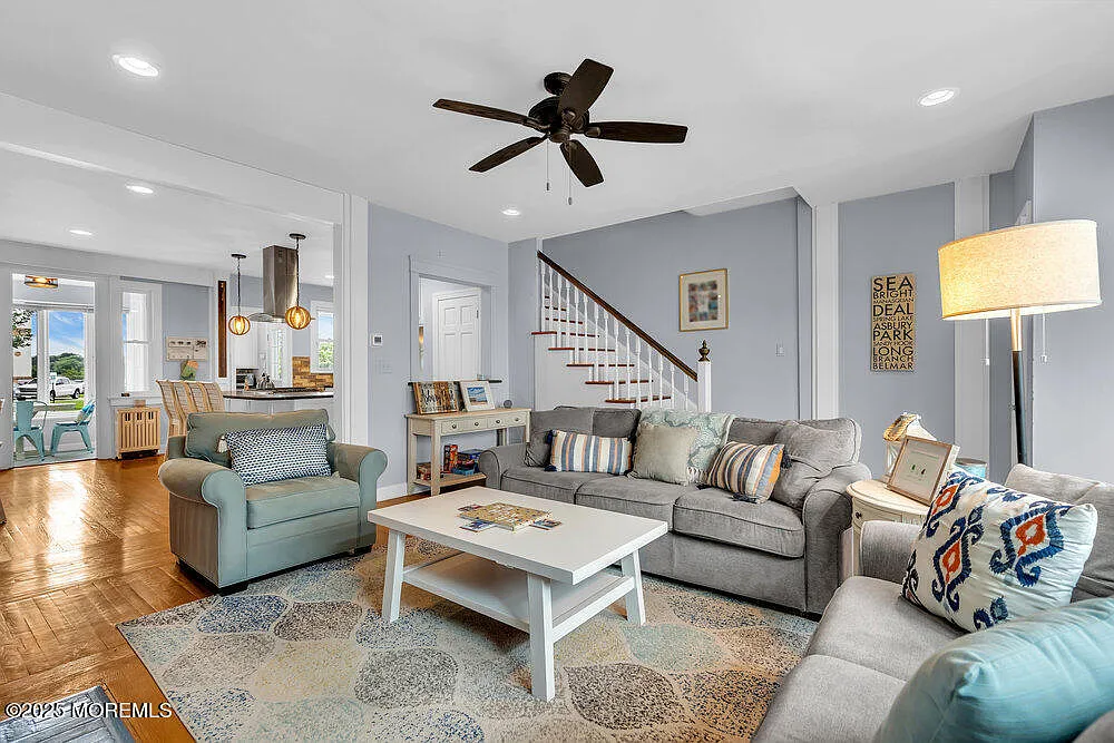 3 bed, 2.5 bath, 1434 sqft, $2,900 — Photo 2