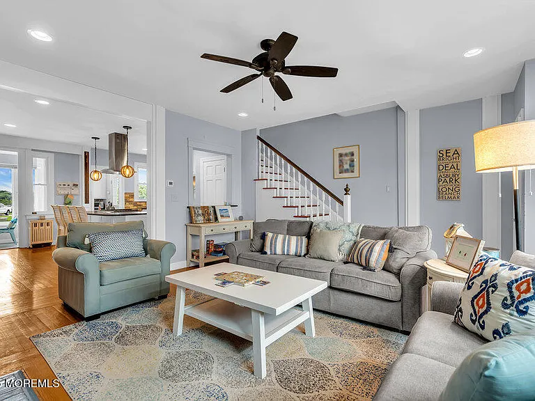 8 Deal Lake Ct — Photo 2