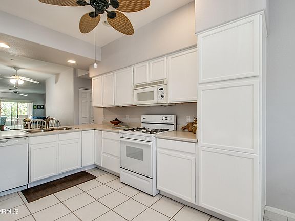5th image of 7401 W Arrowhead Clubhouse Dr Unit 2024