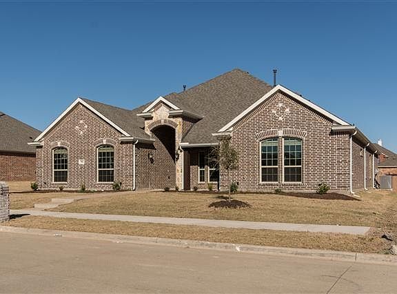 2nd image of 901 Regal Bluff Ln