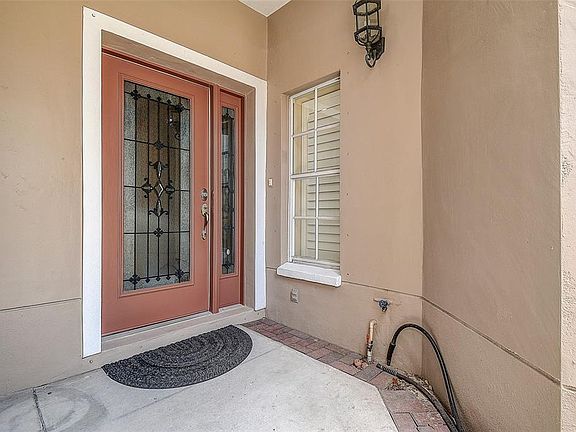 4th image of 256 Valencia Cir