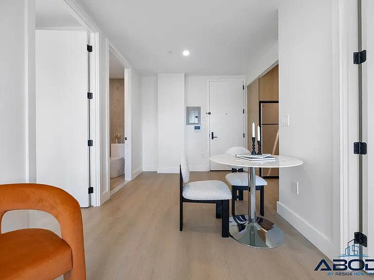102 E 53rd St #6D — Photo 9