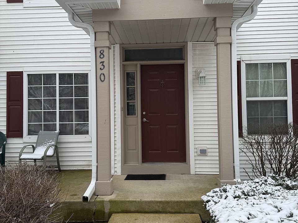2nd image of 830 County Line Rd #830
