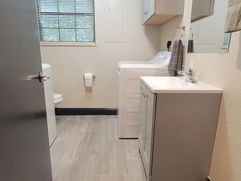 710 Dailey Ave — Photo 26