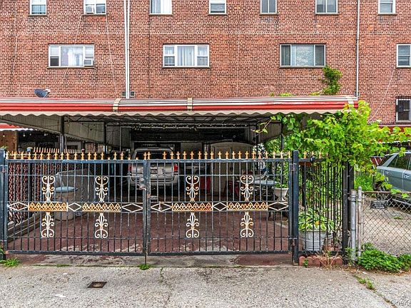 2nd image of 942 Jerome Street
