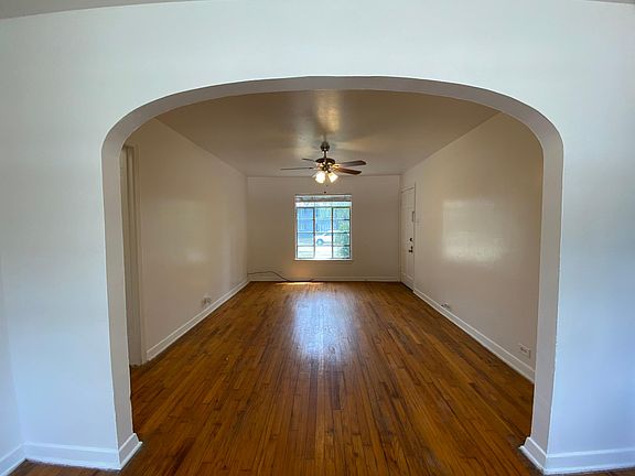 3rd image of 109 W Oakview Pl APT 1