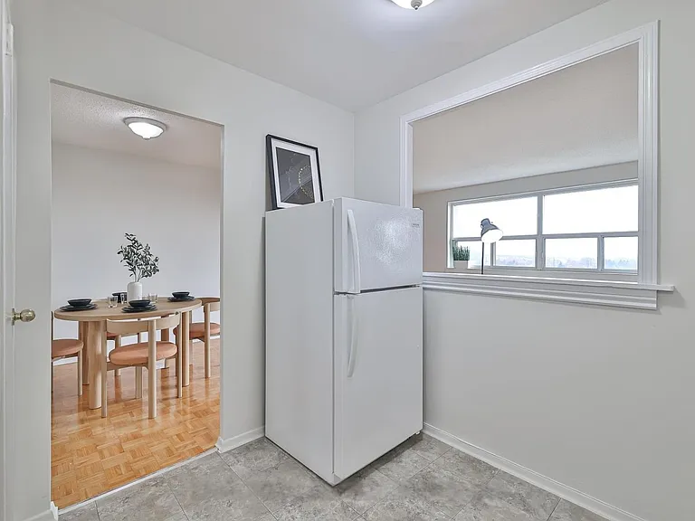 49 Wellington St — Photo 9