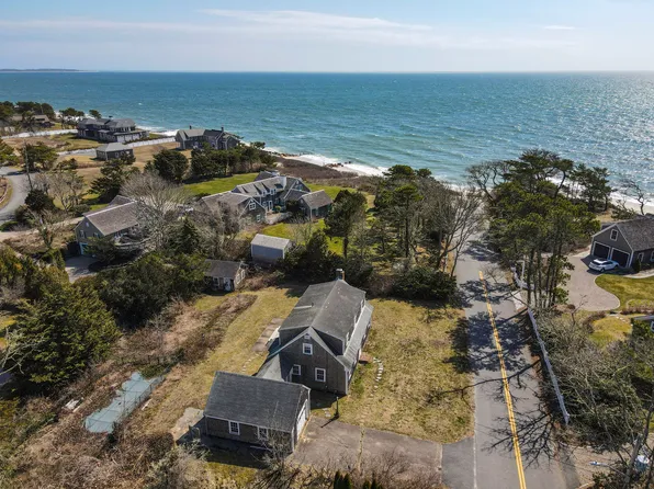 17 Neel Road, Harwich Port, MA 02646