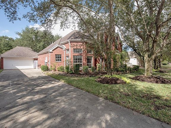 3rd image of 309 Oak Hollow Dr