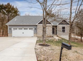 9734 Cedar Dr, Hillsboro, MO 63050