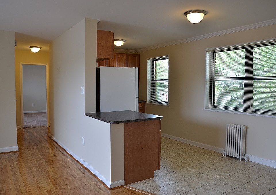 1st image of 4808 Wellington Dr APT 210