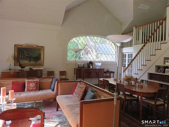 4th image of 261 Taconic Rd