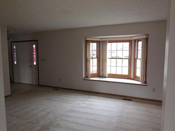 3rd image of 214 Brantwood Ct