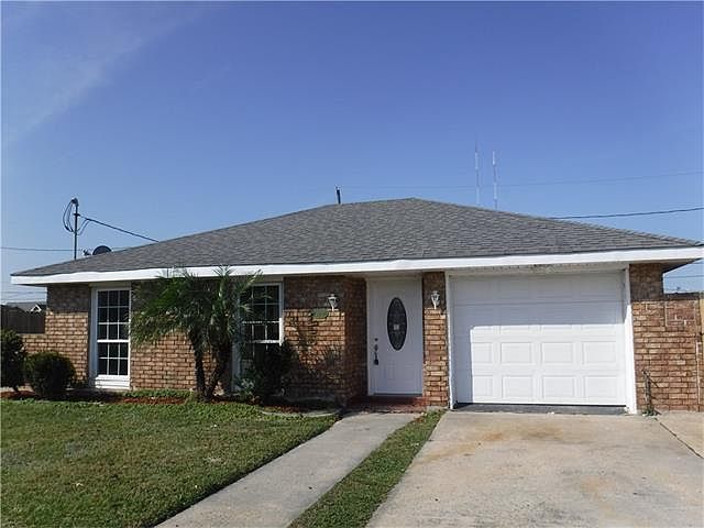 1st image of 3820 Charles Dr