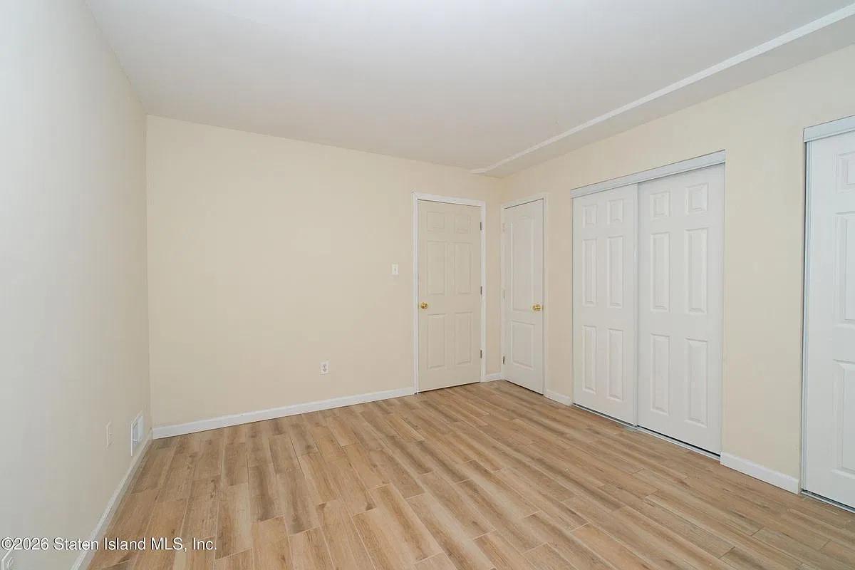 563 Bloomingdale Rd — Photo 3