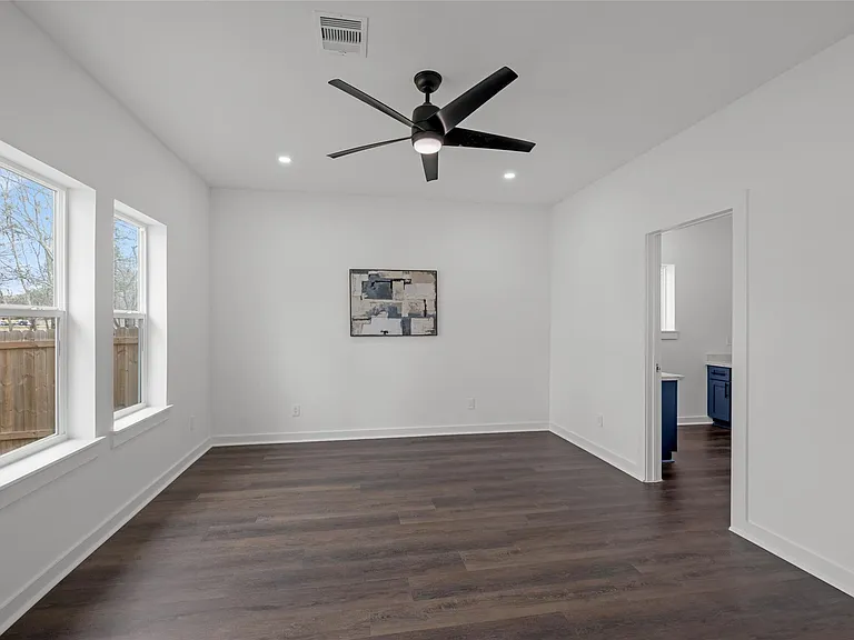 7430 Avenue E — Photo 25