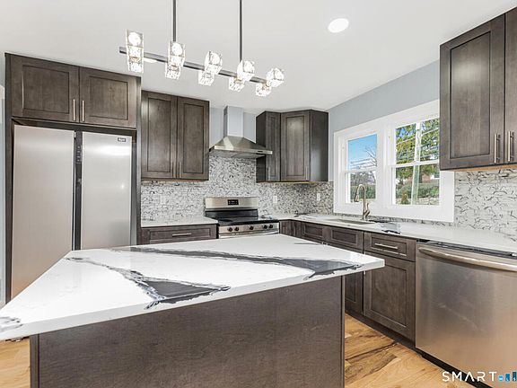 2nd image of 233 Glenbrook Road