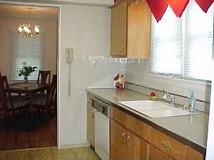 4th image of 213 E Fullerton Ave