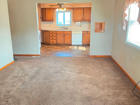 5th image of 18131 Oak Ave