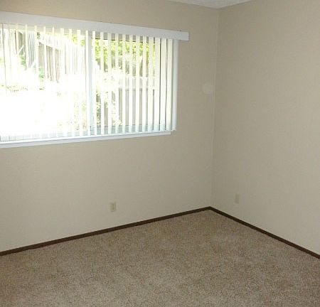 4th image of 1729 Kent St APT A