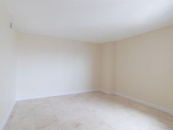 3rd image of 335 Biscayne Blvd #2400