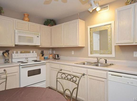 2nd image of 10 Eagle Rock Cv Unit 101