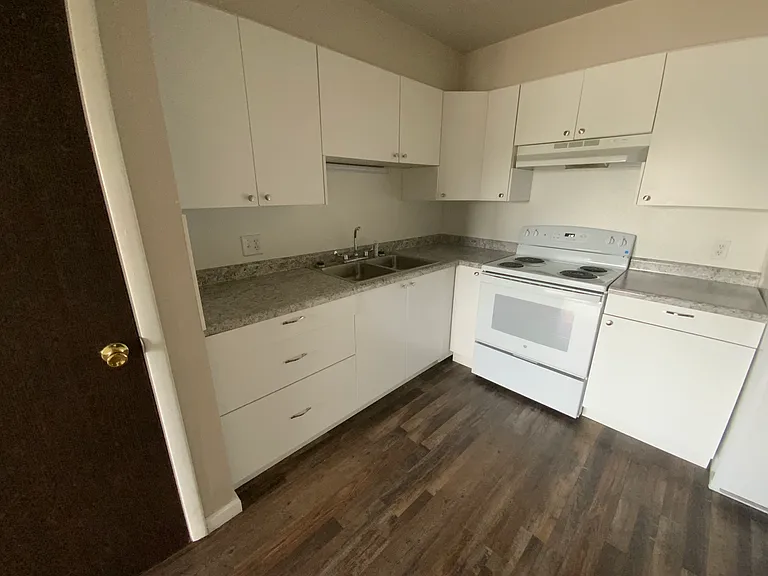 1108 Cambridge Ct #10 — Photo 2