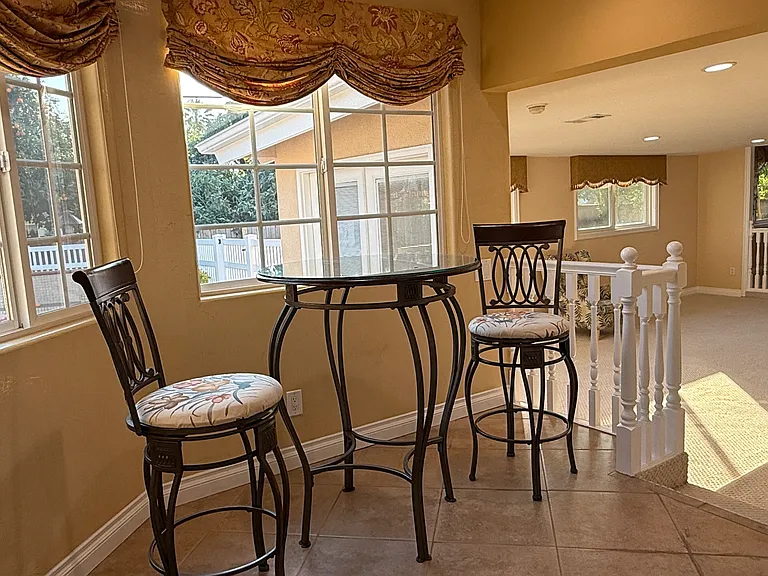 Breakfast area