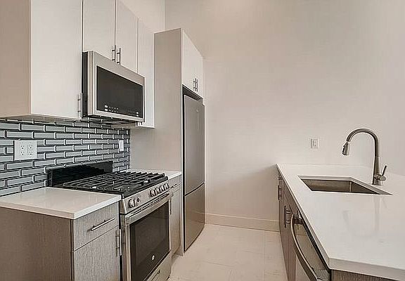 5th image of 151 N 9th St #3C